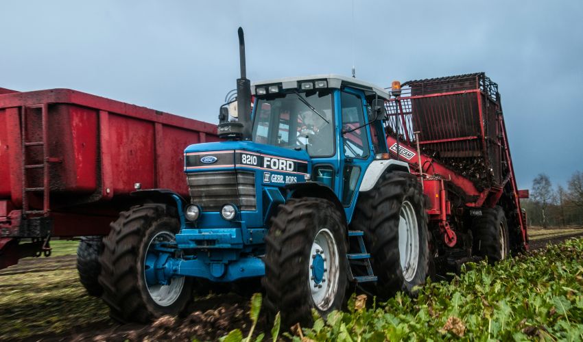 Ford 8210 Specs and data