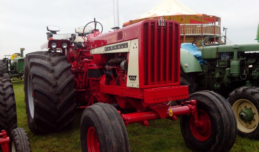 International Harvester 806 Specs and data United Kingdom