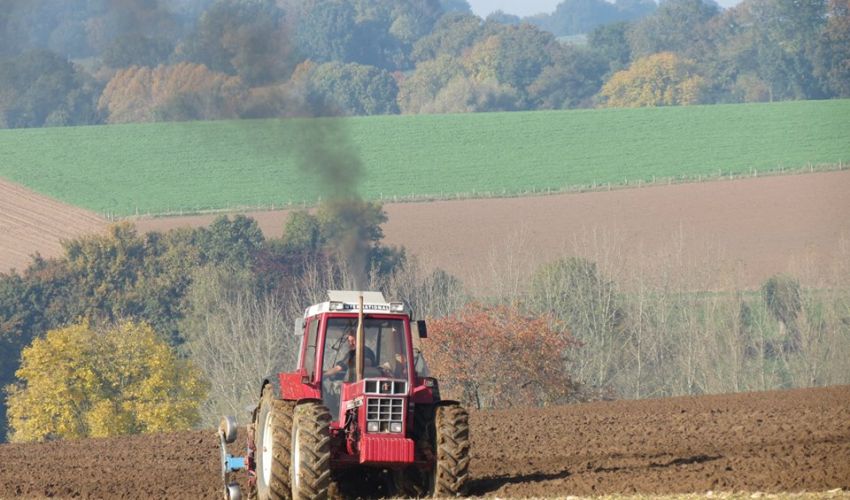 International 1055 XL Specs and data