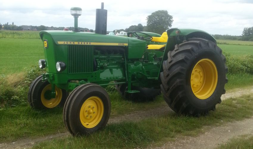John Deere 2020 Fiche technique / Info France