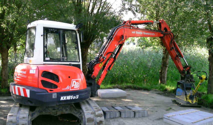 Kubota KX1613 Fiche technique / Info France