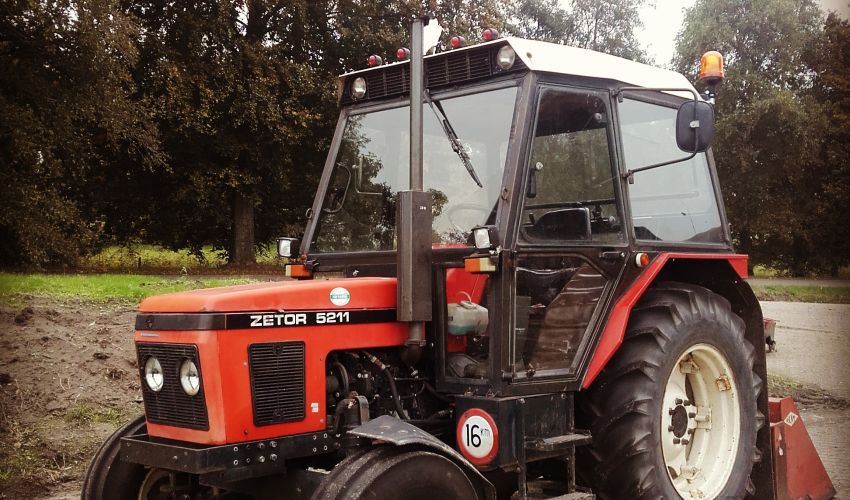 Zetor 5211 Fiche technique / Info France