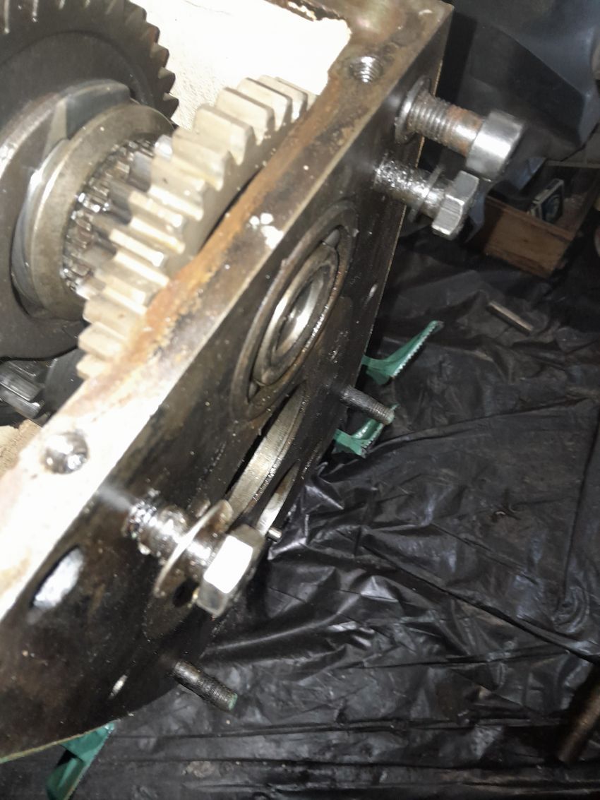 Gearbox ZFA16 for a MAN 4R2 4x4 vehicle.