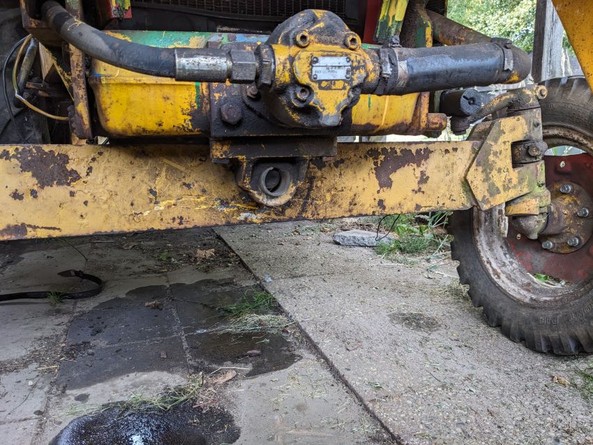 Problem with the power steering on a Ford 3000 / Whitlock 305, on an ...