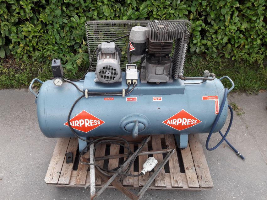 Te koop Airpress Compressor