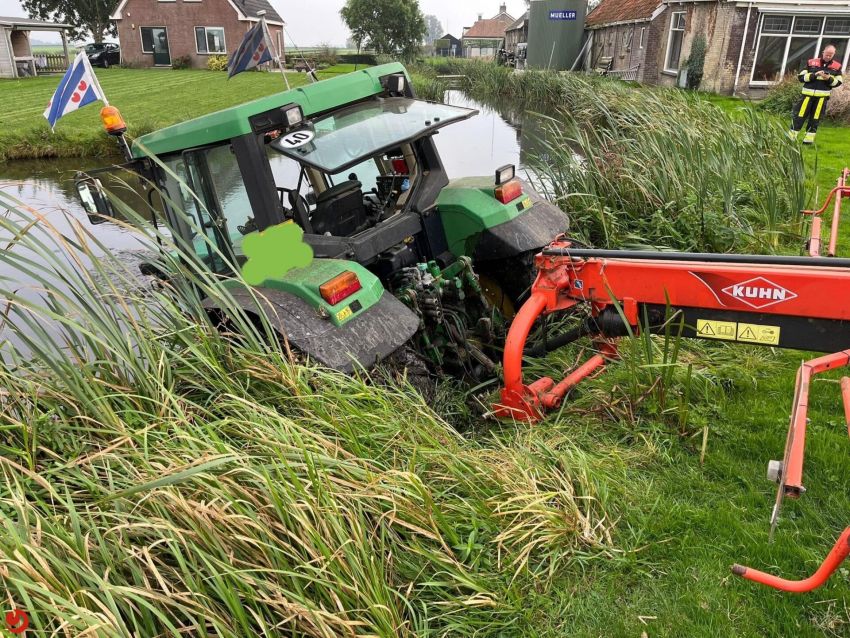 Trekker Belandt In De Sloot Na Onwelwording Bestuurder Bij It Heidenskip