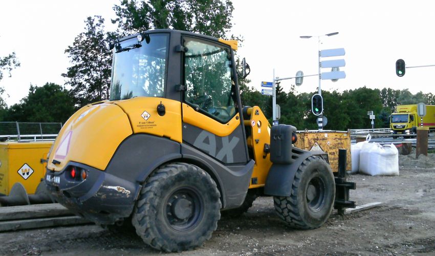 Ahlmann AX 85