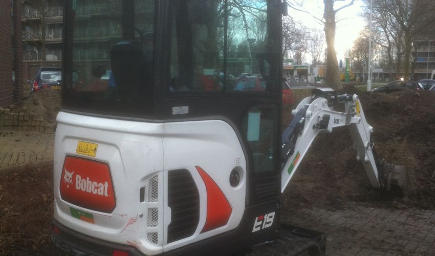 Bobcat E16