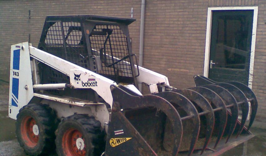 Bobcat 743 Fiche technique / Info France