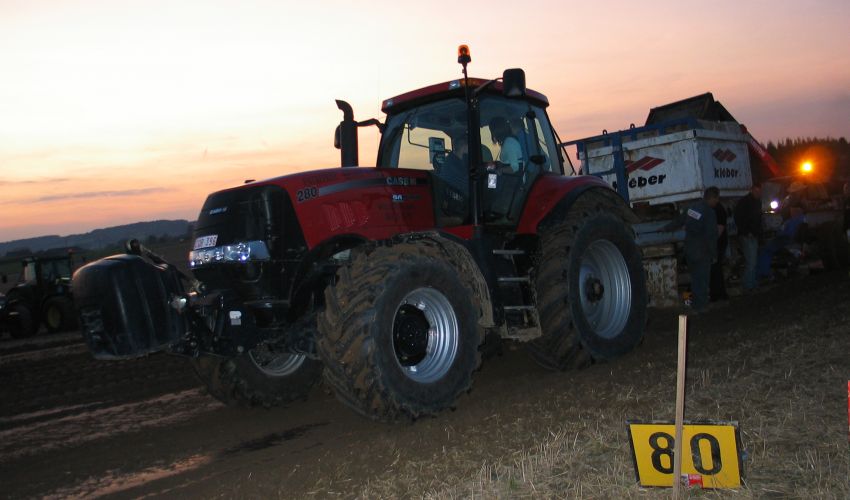 Case Magnum 280