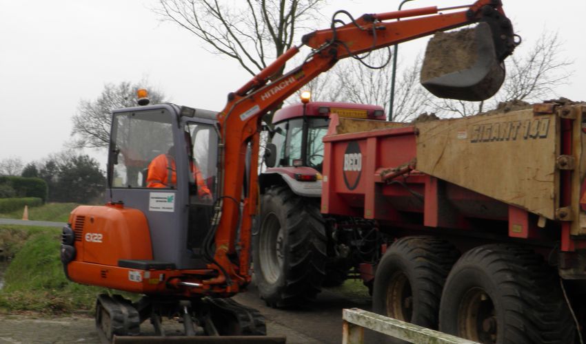 Hitachi EX 22