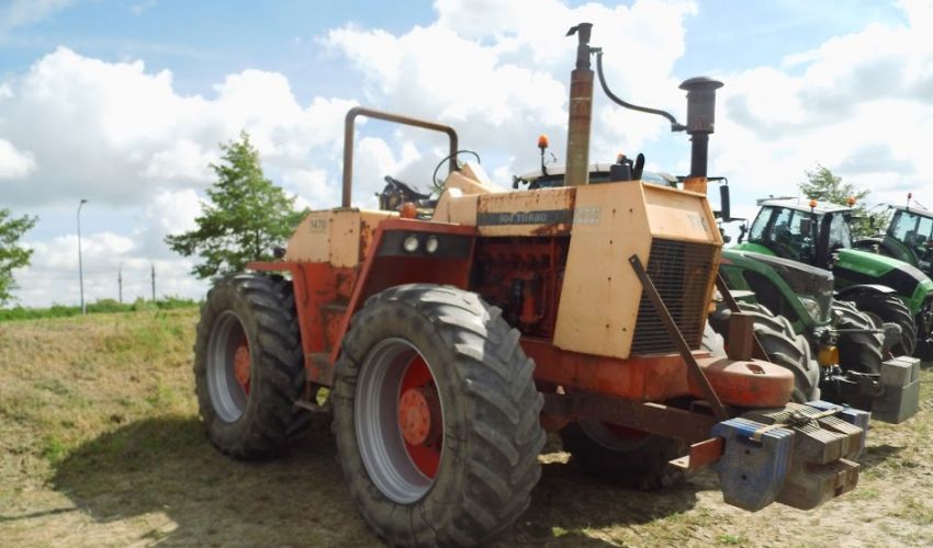 Case Traction King 1470