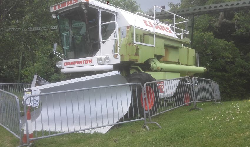 Claas Dominator 108