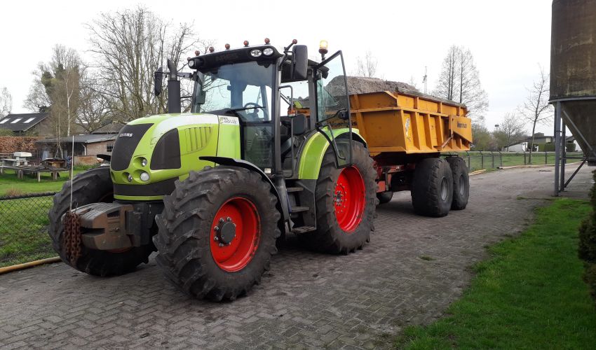 Claas Ares 557