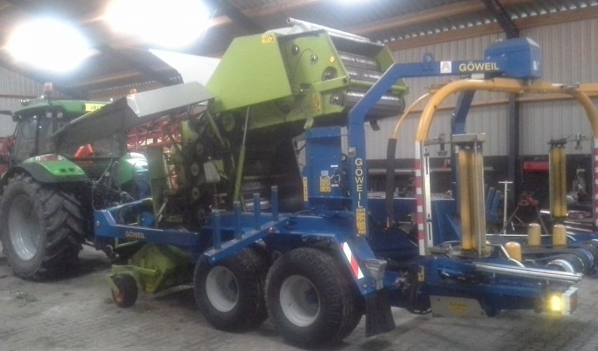 Claas Rollant 255