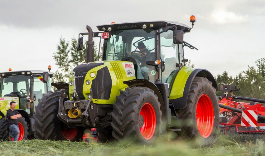 Claas Arion 620