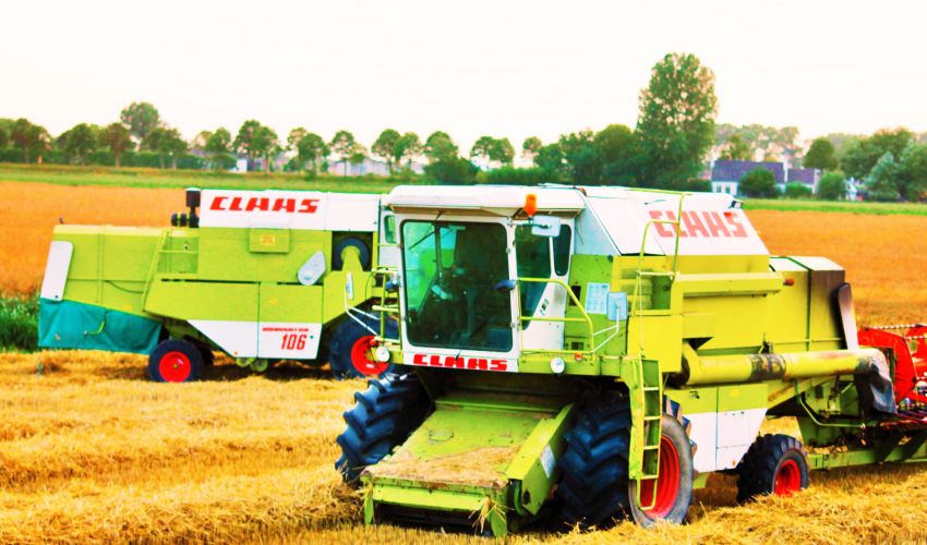 Claas Dominator 106