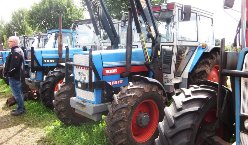 Eicher 3088
