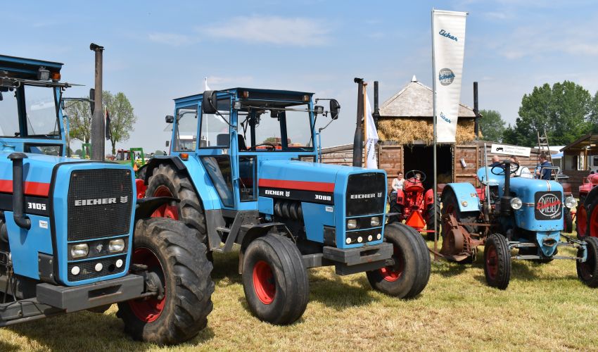 Eicher 3088