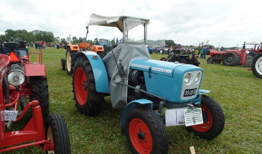 Eicher 330 S