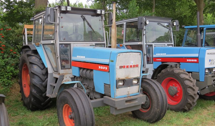 Eicher 3075