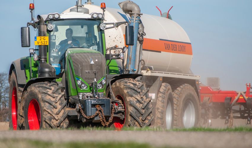 Fendt 826