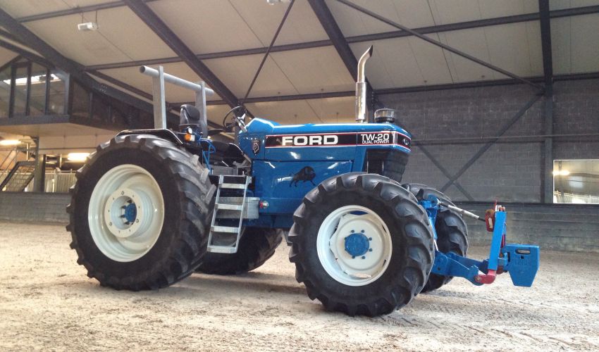 Ford TW 20