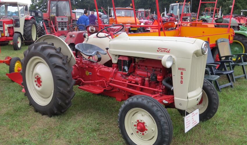 Ford Red Tiger 650