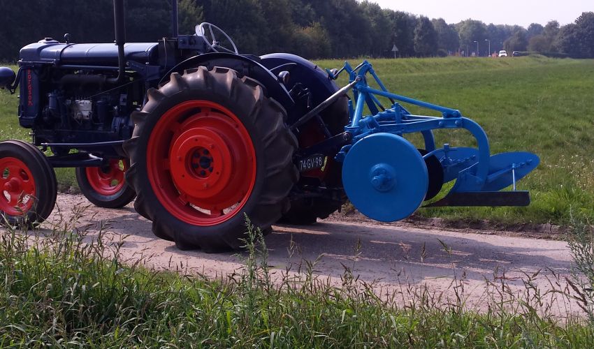 Fordson E27N P6