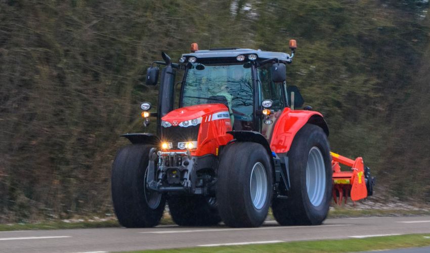 Massey Ferguson 6718S