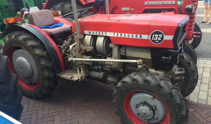 Massey Ferguson 132
