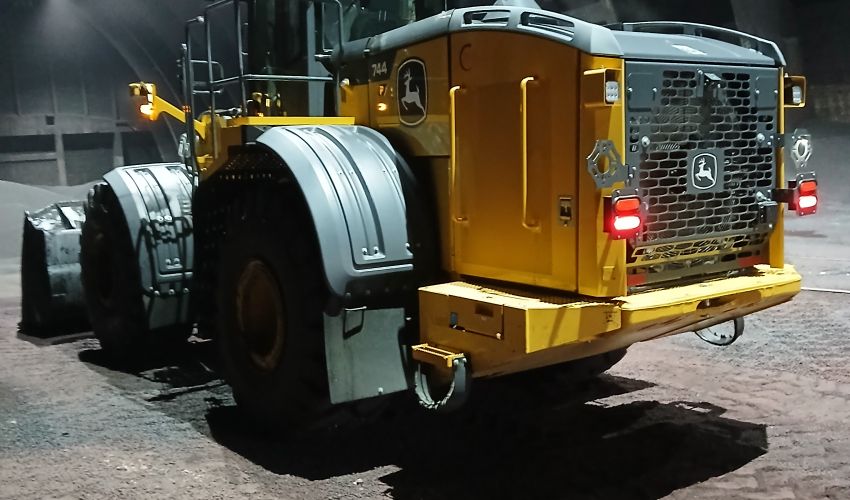 John Deere 744