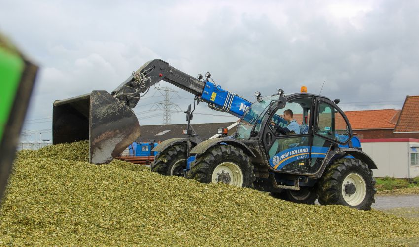 New Holland LM 7.42