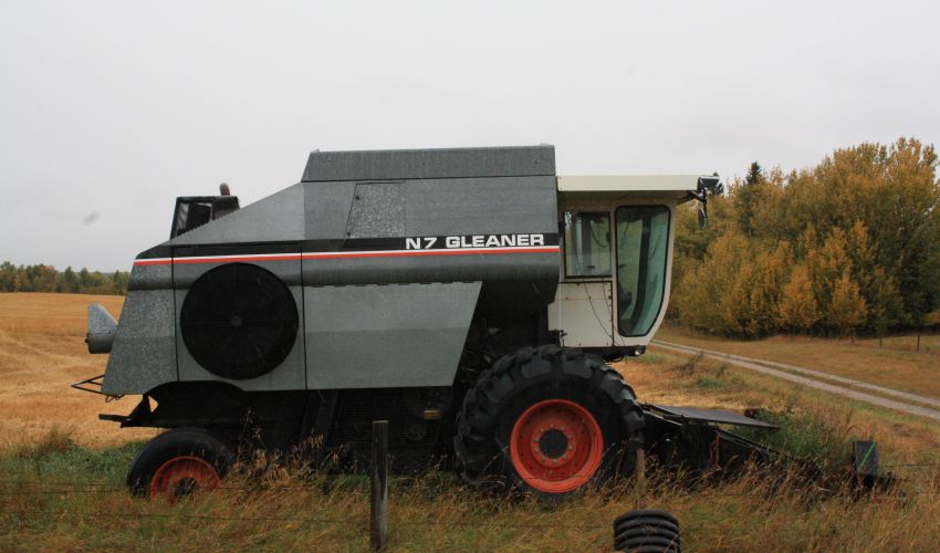Gleaner N7