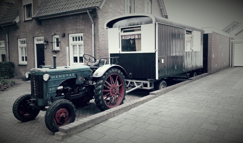 Hanomag R27
