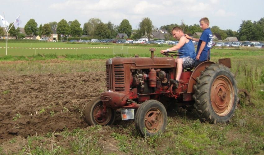 Farmall FU-235 D