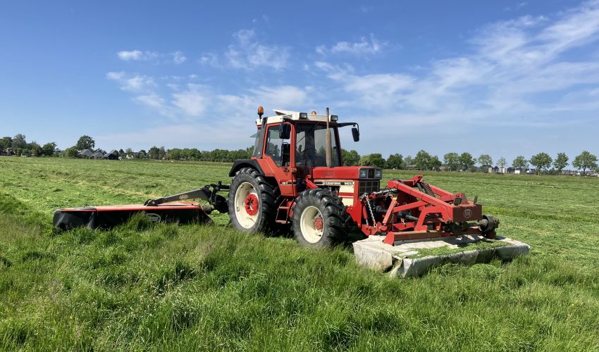 International 845 XL