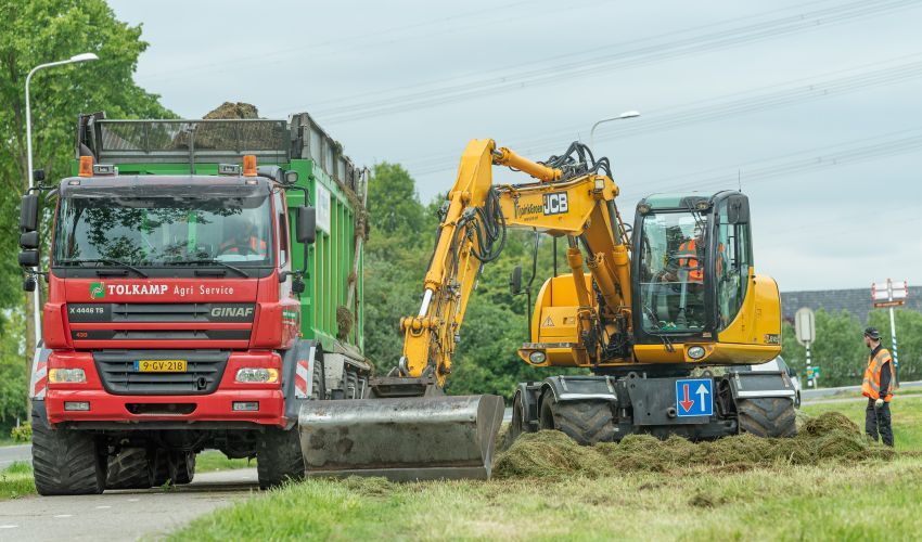 JCB JS145W