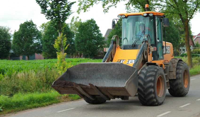 JCB 411HT