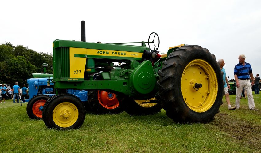 John Deere 720