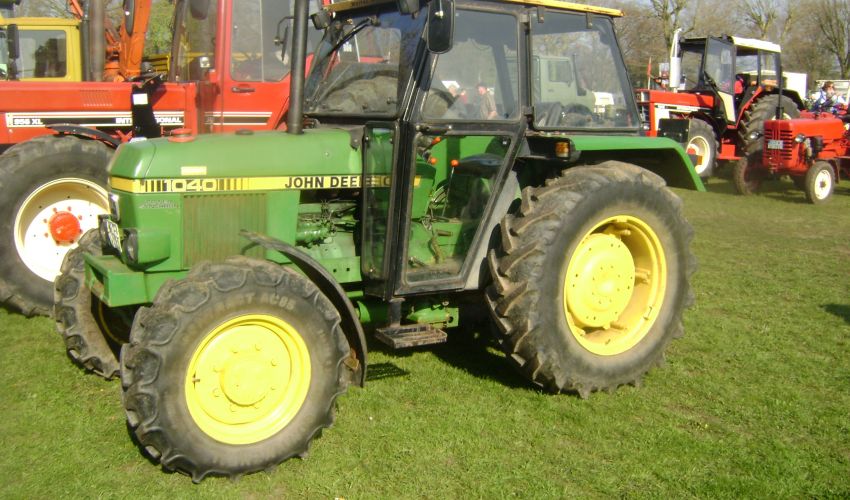 John Deere 1040