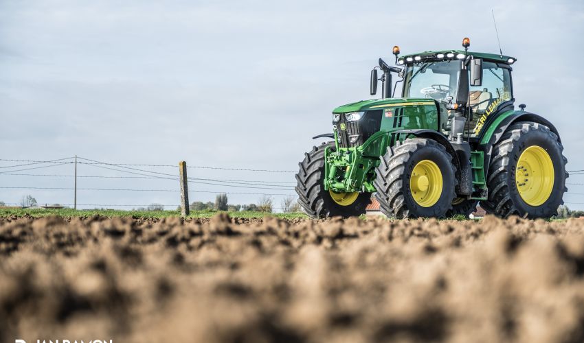 John Deere 6230R