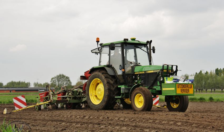 John Deere 2450