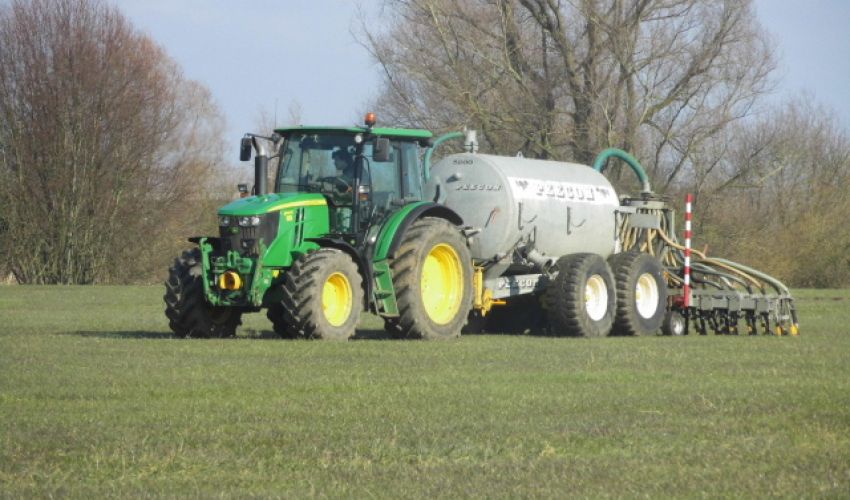 John Deere 6100RC