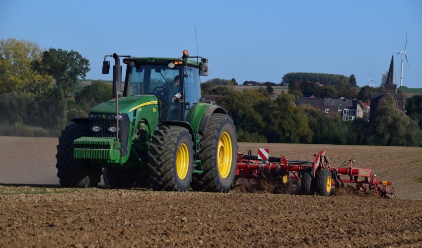 John Deere 8130