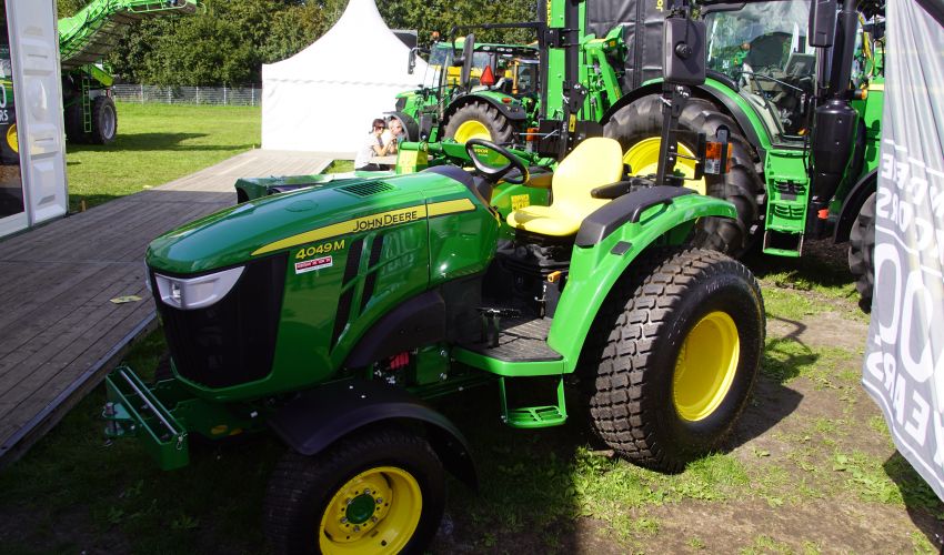 John Deere 4049M