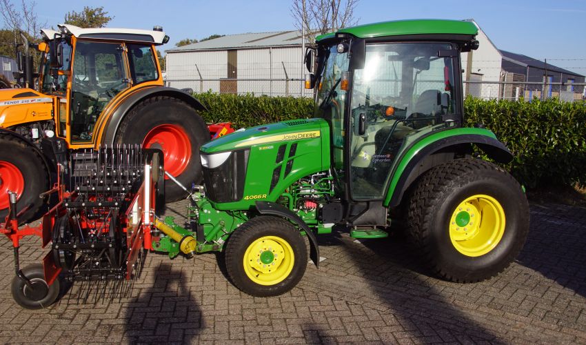 John Deere 4066R