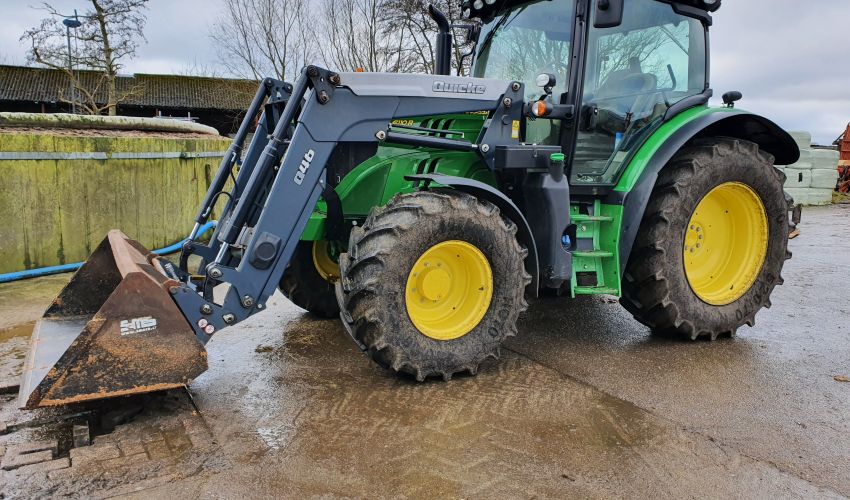 John Deere 6110R