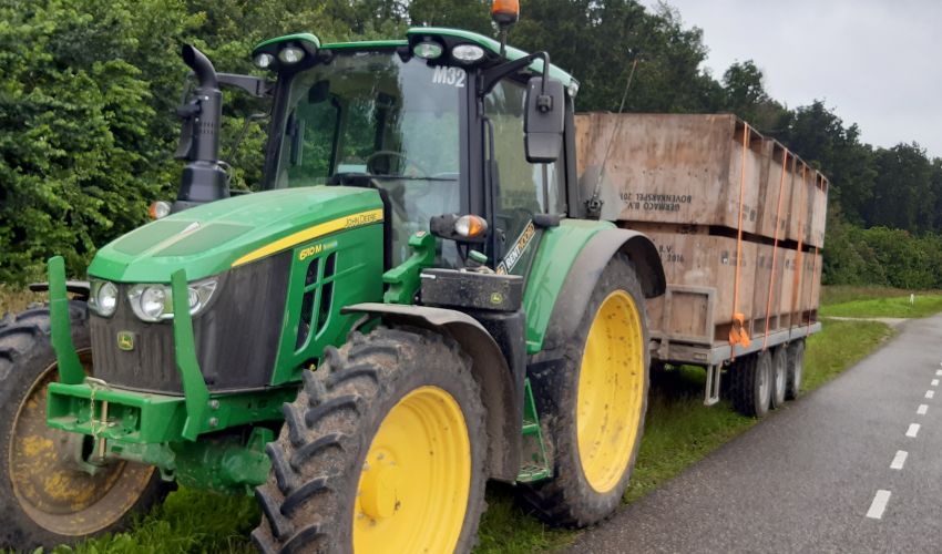 John Deere 6110M