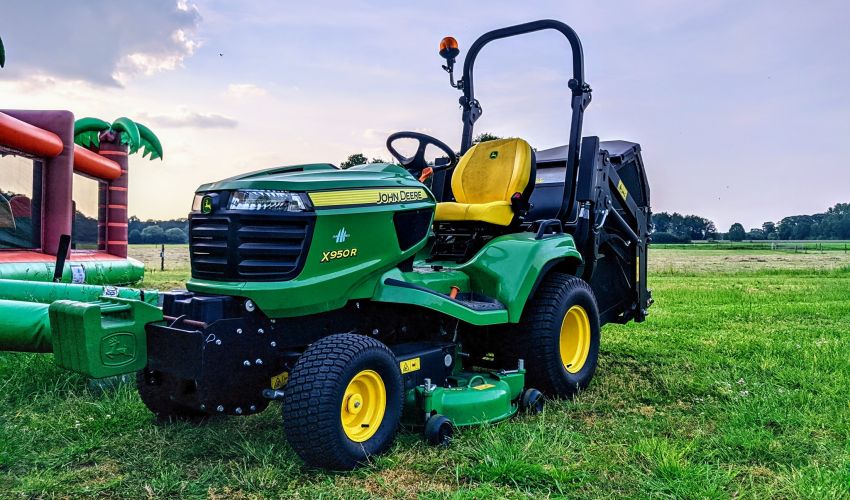 John Deere X950R
